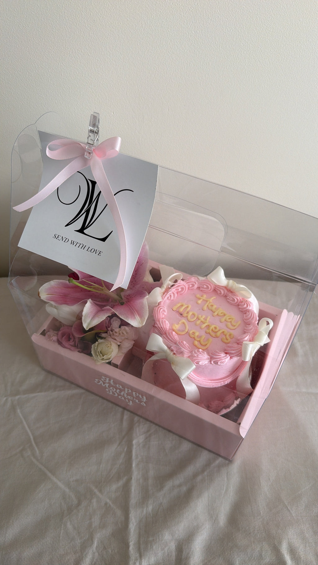 Bloom box with Cake